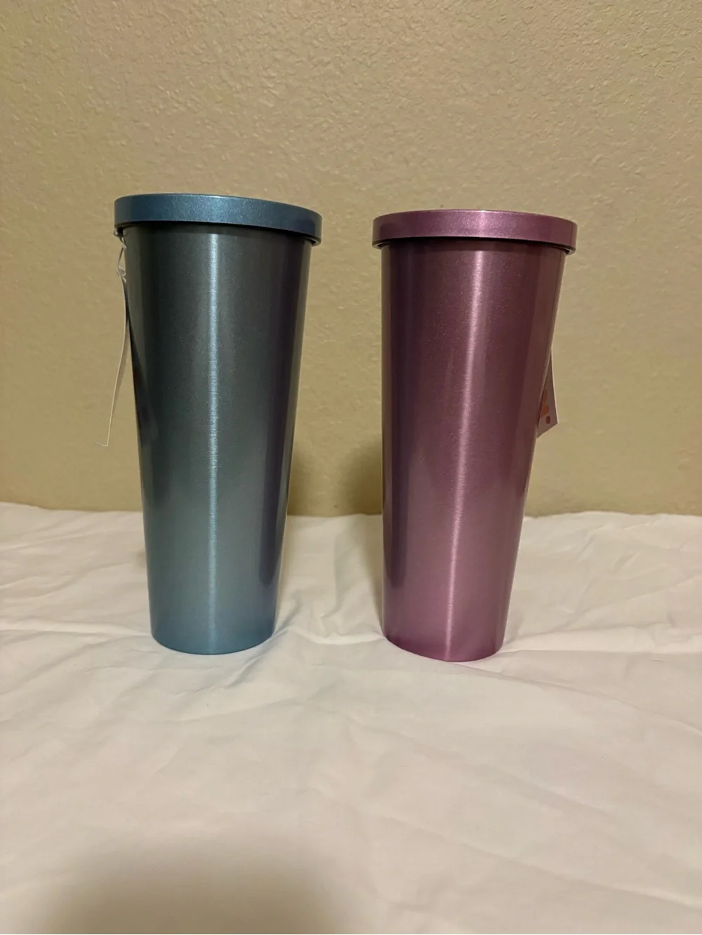 Dunkin' Iridescent Plastic Travel Tumblers Blue/Purple Twist Lids 2-Piece 24 oz